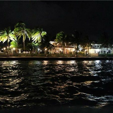 Isla Bonita Yacht Club Hotel San Pedro  Eksteriør billede