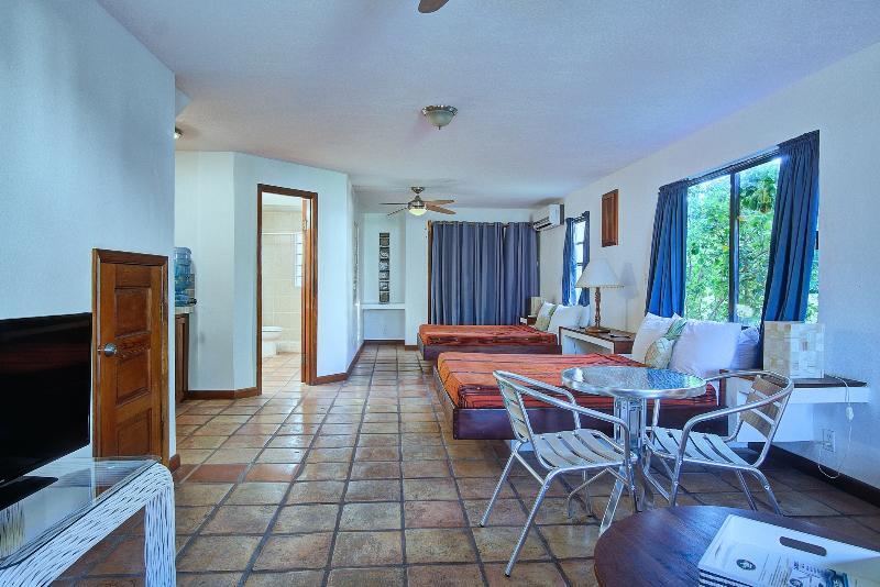 Isla Bonita Yacht Club Hotel San Pedro  Eksteriør billede