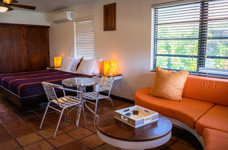 Isla Bonita Yacht Club Hotel San Pedro  Eksteriør billede